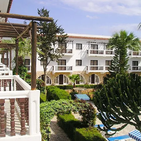 Hotel Lysithea