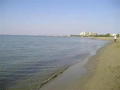 ホテル Lysithea ラルナカ